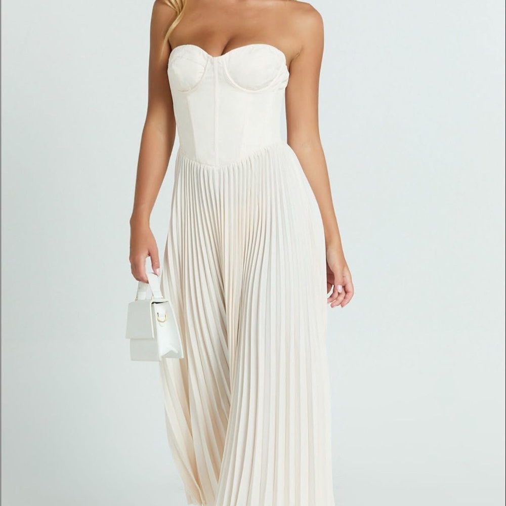 Showpo Cream Strapless Dress with Sweetheart Neckline